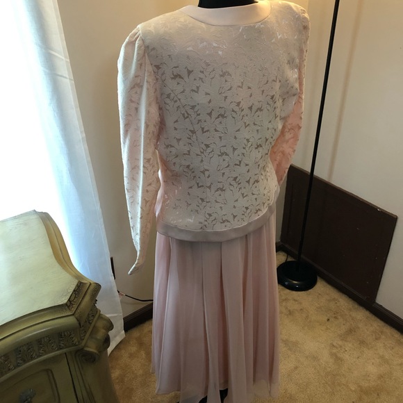 Cachet by Bari Protas Jacket and Skirt Set - Picture 3 of 9